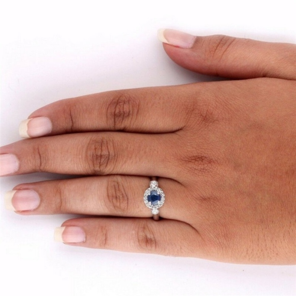 Brand New 925 Silver Round Cut Blue Sapphire Ring - Picture 4 of 4
